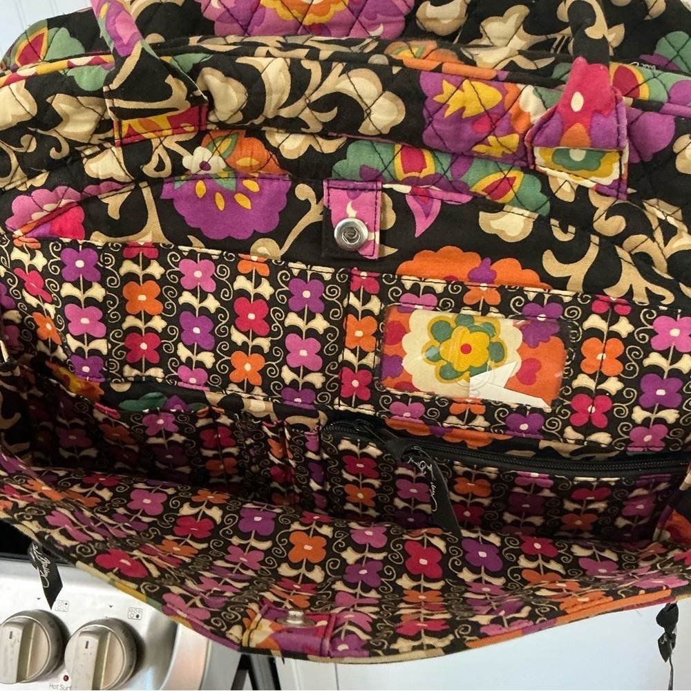 VERA BRADLEY SUZANI RETIRED GRAND WEEKENDER - Picture 6 of 7